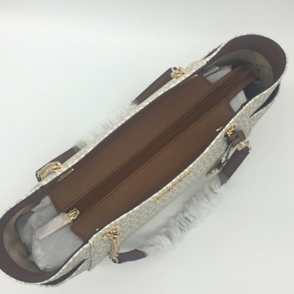 MICHAEL KORS LG CHAIN SHOULDER TOTE VANILLA - Picture 8 of 16